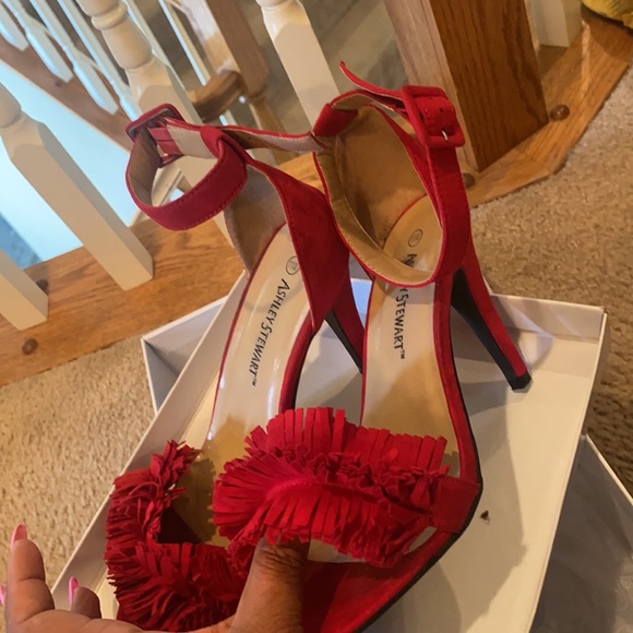 Red suede ruffle tassel sandals - Picture 7 of 7